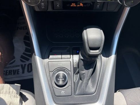 Used 2025 Toyota RAV4 XLE w/ Convenience Package AWD/4WD image 19