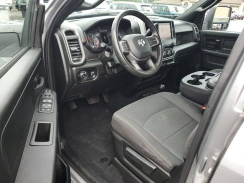 Used 2024 RAM 3500 Tradesman w/ Chrome Appearance Group AWD/4WD image 11
