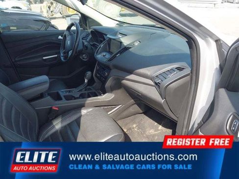 Used 2017 Ford Escape SE w/ SE Leather Comfort Package image 9