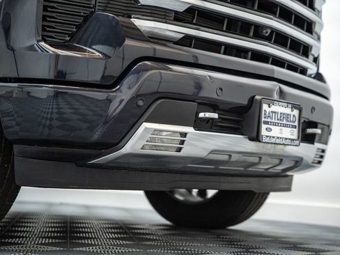 Used 2024 Chevrolet Silverado 1500 High Country w/ Technology Package image 11