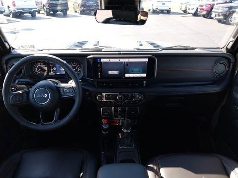 Used 2025 Jeep Wrangler Unlimited Rubicon image 8