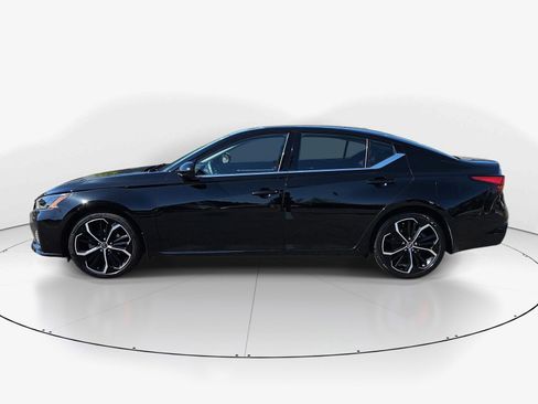 Used 2024 Nissan Altima 2.5 SR FWD image 7