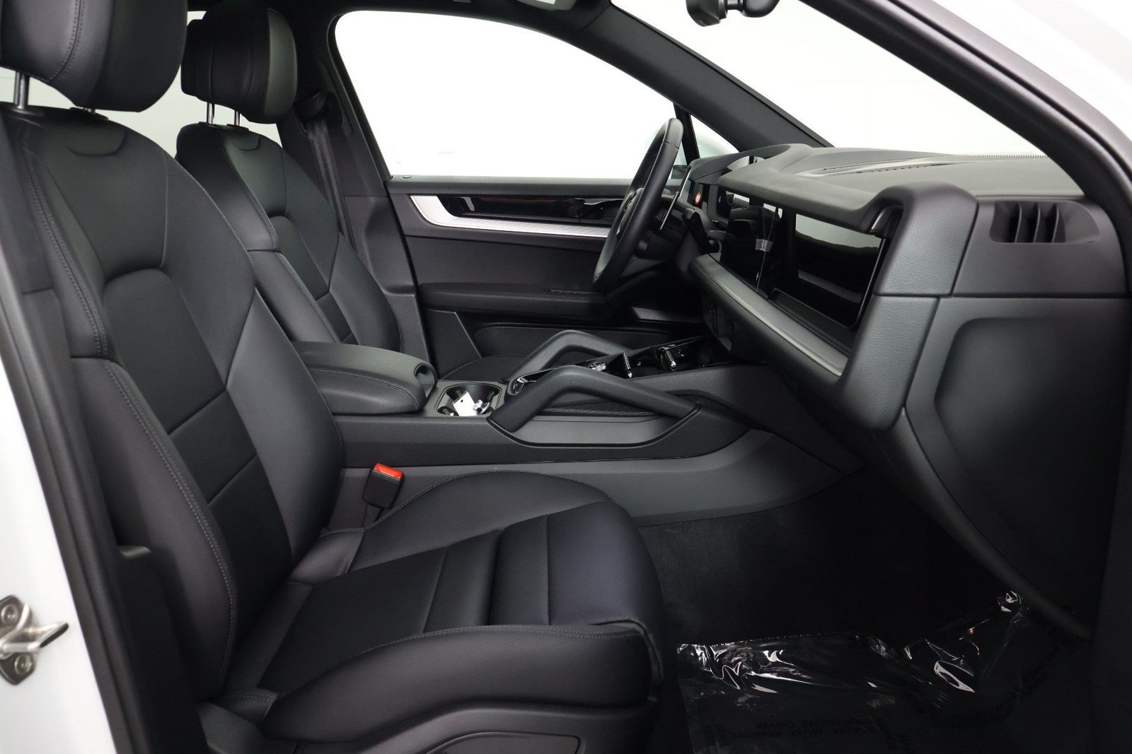 Certified 2026 Porsche Cayenne AWD/4WD image 31