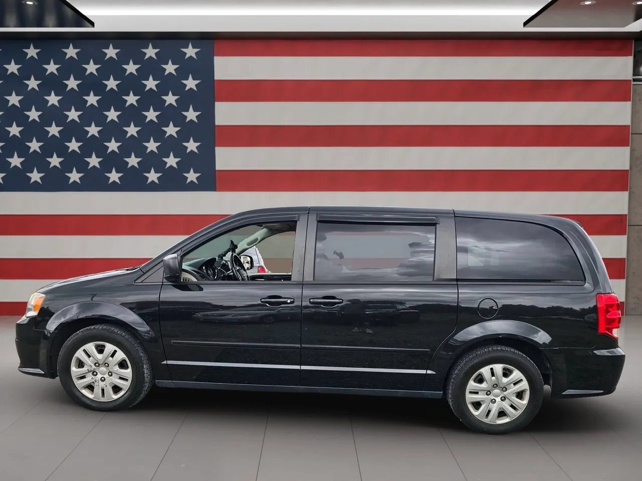 Used 2015 Dodge Grand Caravan SE w/ Quick Order Package 29E SE FWD image 16