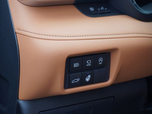 New 2026 Toyota Highlander Platinum AWD/4WD image 22