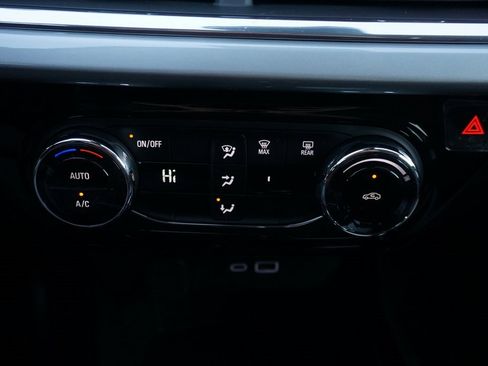 New 2026 Chevrolet Trax LT image 15