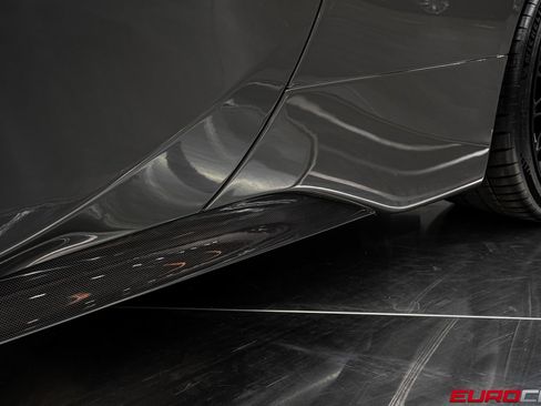 Used 2024 Ferrari SF90 Spider image 22