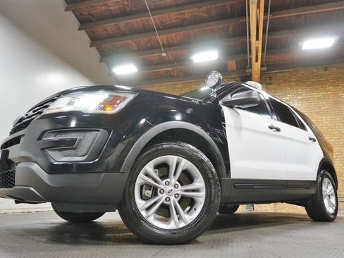 Used 2017 Ford Explorer 4WD Police Interceptor image 3