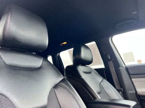 Used 2024 Jeep Compass Latitude image 18