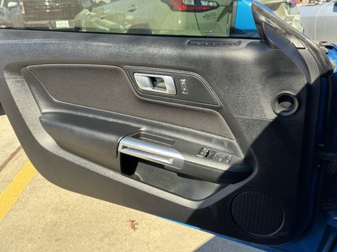 Used 2021 Ford Mustang Coupe image 14