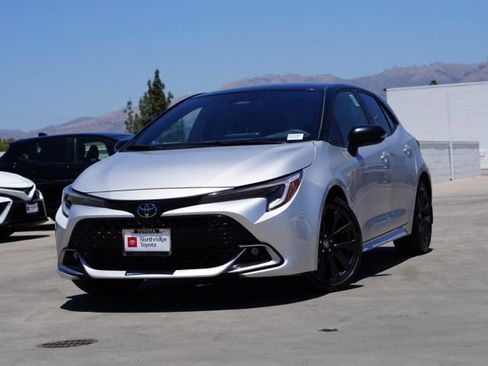 Used 2024 Toyota Corolla XSE FWD image 4