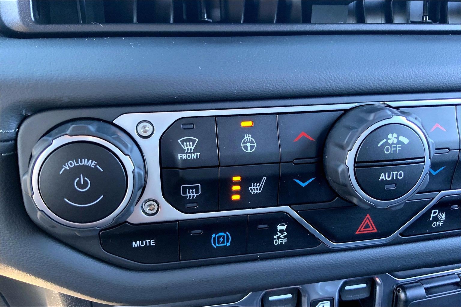 Certified 2024 Jeep Wrangler High Altitude AWD/4WD image 33