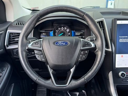 Used 2022 Ford Edge SEL w/ Convenience Package image 4
