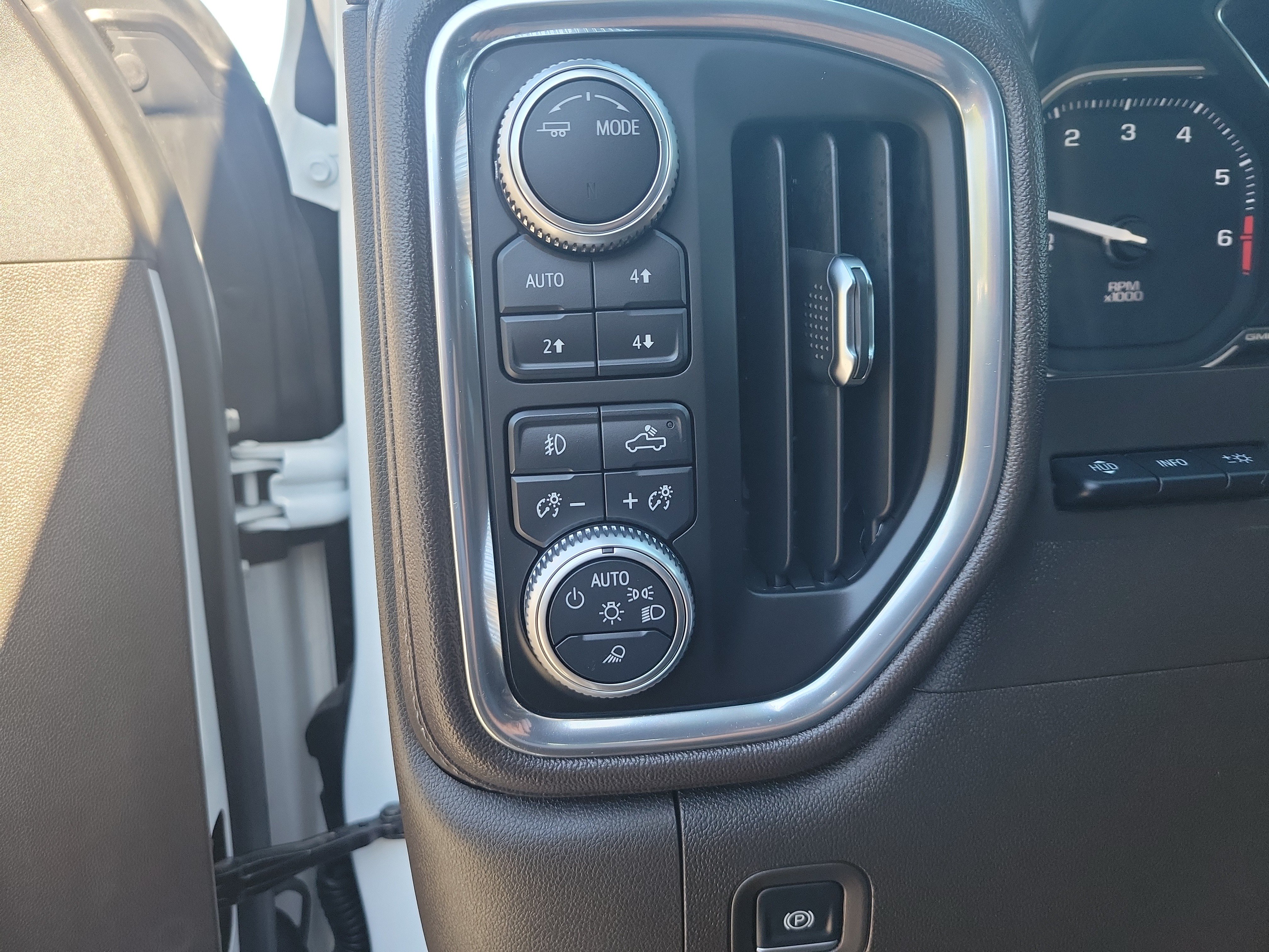 Used 2020 GMC Sierra 1500 Denali w/ Denali Ultimate Package AWD/4WD image 31
