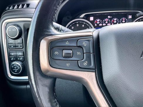 Used 2022 Chevrolet Silverado 1500 High Country w/ Technology Package AWD/4WD image 12
