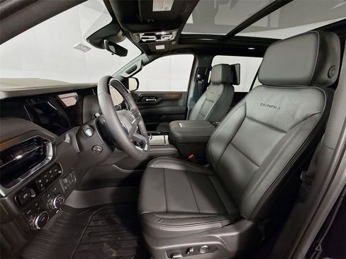 New 2026 GMC Yukon XL Denali w/ Denali Reserve Package AWD/4WD image 16