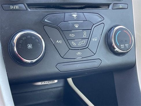 Used 2014 Ford Fusion SE image 18