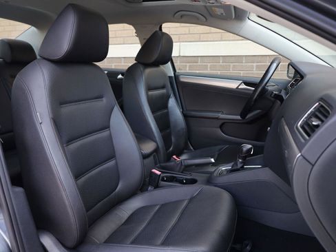 Used 2017 Volkswagen Jetta SE FWD image 26