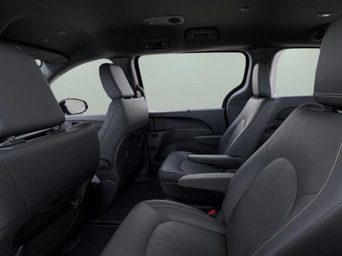 New 2026 Chrysler Pacifica Select image 13