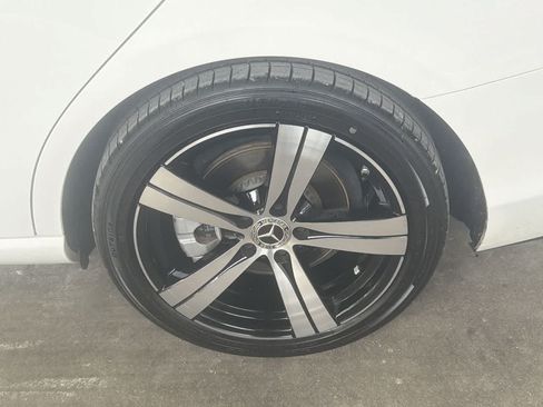 Used 2025 Mercedes-Benz C 300 Sedan image 11