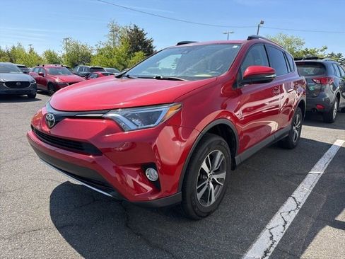 Used 2017 Toyota RAV4 XLE image 3