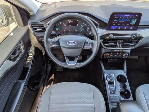 Used 2022 Ford Escape SE image 17
