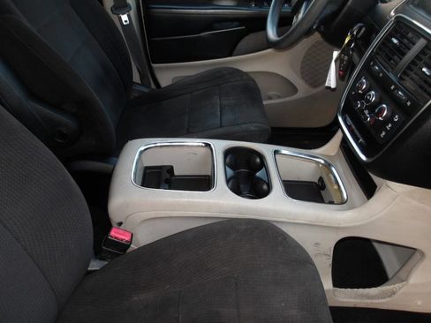 Used 2012 Dodge Grand Caravan SXT FWD image 21