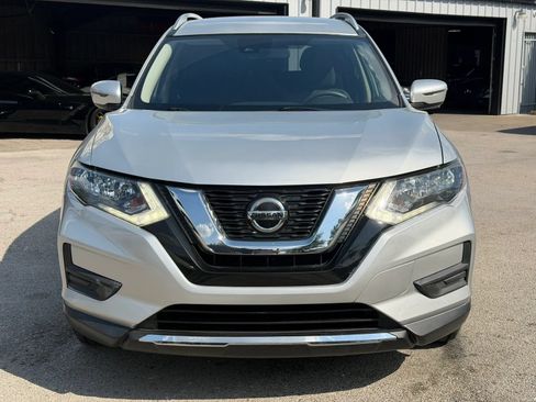 Used 2020 Nissan Rogue S w/ Special Edition Package FWD image 2