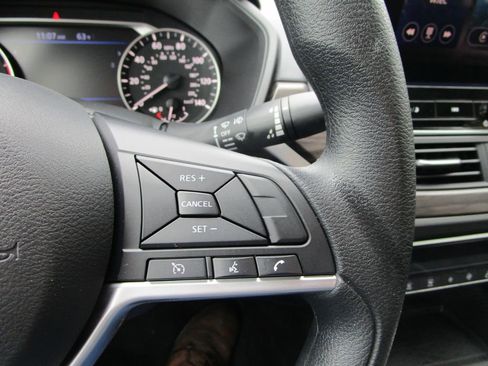 Used 2025 Nissan Altima 2.5 SV w/ SV Special Edition Package image 31