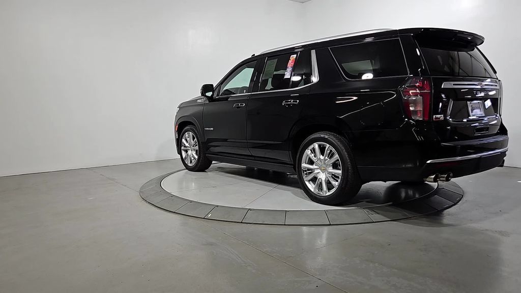 Used 2024 Chevrolet Tahoe High Country AWD/4WD image 3