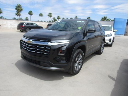 Used 2025 Chevrolet Equinox LT AWD/4WD image 1
