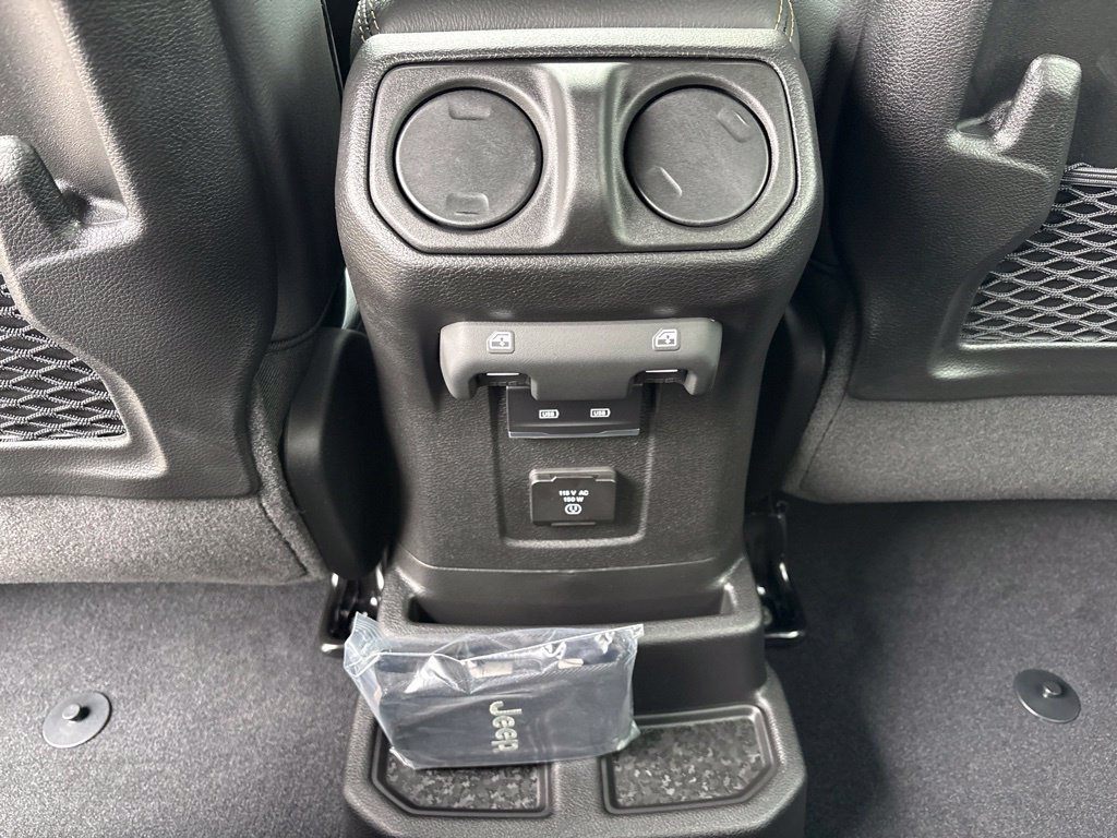 New 2027 Jeep Wrangler Unlimited Sahara AWD/4WD image 19