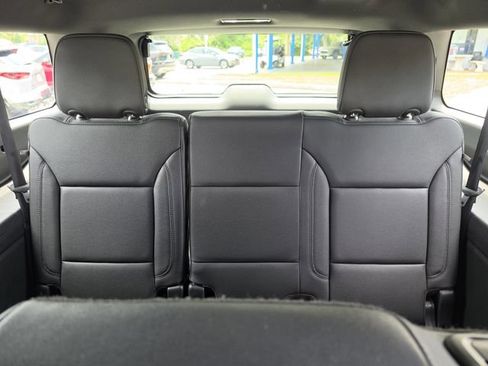 Used 2023 Chevrolet Suburban LT RWD image 19