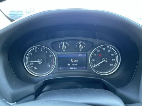 Used 2020 Buick Enclave Essence image 12