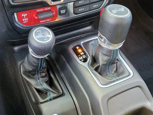 Used 2023 Jeep Wrangler Unlimited Rubicon 4xe w/ Steel Bumper Group image 27