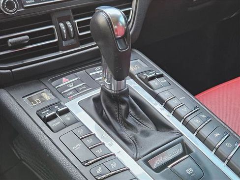 Used 2019 Porsche Macan S AWD/4WD image 17