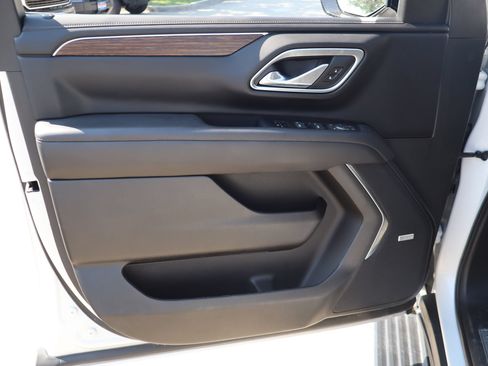 Used 2023 Chevrolet Suburban High Country AWD/4WD image 12