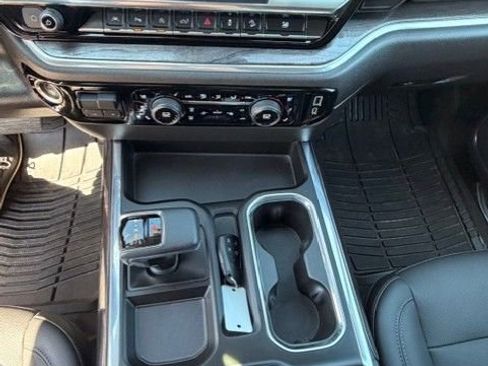 Used 2022 Chevrolet Silverado 1500 LTZ w/ LTZ Premium Package image 10