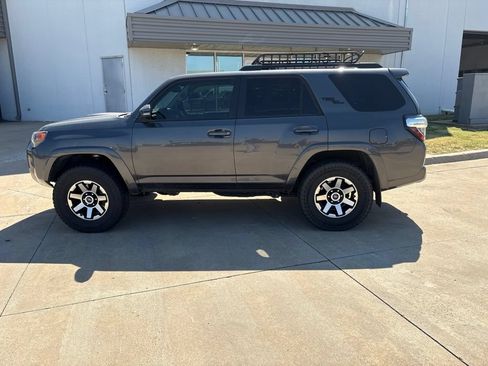Used 2020 Toyota 4Runner TRD Off-Road Premium w/ Moonroof Package AWD/4WD image 8