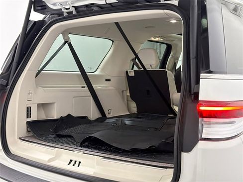 Used 2023 Lincoln Navigator L Black Label image 9