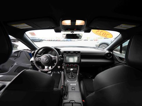Used 2025 Toyota GR86 Premium w/ ALL Weather Mat Package (TMS) RWD image 19