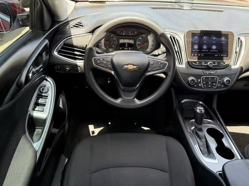 Used 2020 Chevrolet Malibu LT FWD image 25