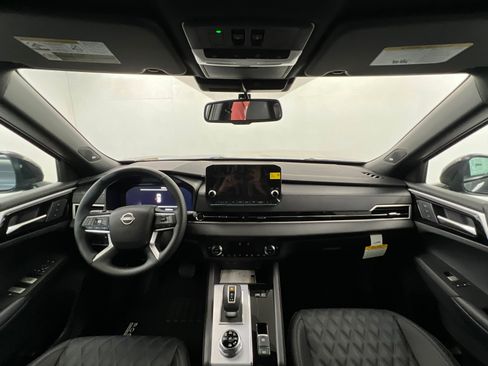 New 2026 Nissan Rogue Platinum AWD/4WD image 9