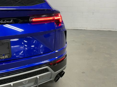 Used 2019 Lamborghini Urus image 11