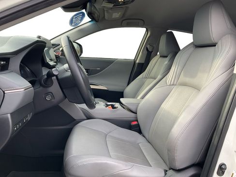 Used 2021 Toyota Venza Limited image 22