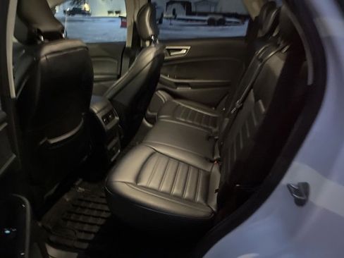Used 2019 Ford Edge SEL w/ Cold Weather Package image 8
