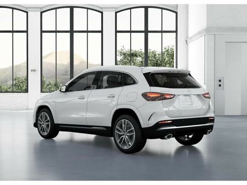New 2025 Mercedes-Benz GLA 35 AMG 4MATIC image 30