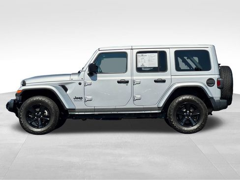 Used 2023 Jeep Wrangler Unlimited Sahara AWD/4WD image 4