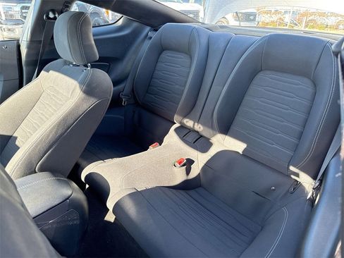 Used 2017 Ford Mustang Coupe image 22