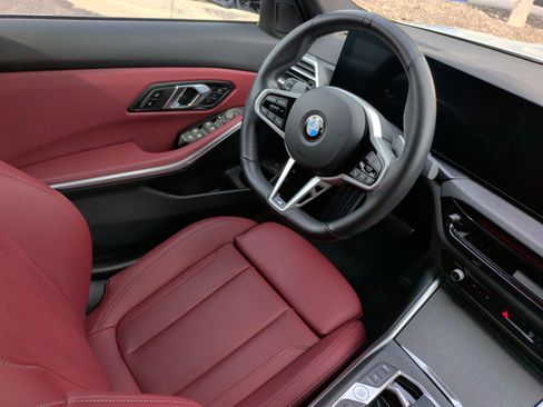 Used 2025 BMW 330i Sedan w/ M Sport Package RWD image 33